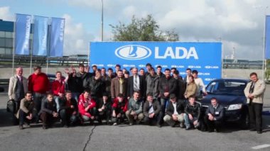 Test insanlara Vaz fabrikada sürücü