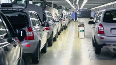 Satır Avtovaz Fabrikası'nda yeni araçların