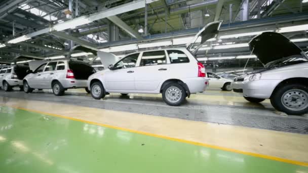 Lada Kalina auto's op fabriek Vaz — Stockvideo