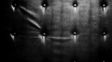 Deri ile kaplı duvar yüzeyine