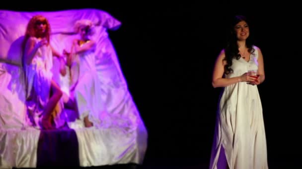 Rostova canta con Makeeva al Musical — Video Stock