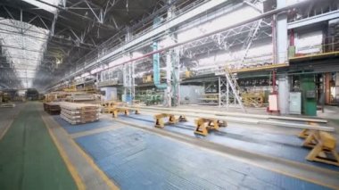 Atölye ile alüminyum haddeleme için donatım