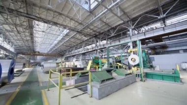 Büyük atölye ile alüminyum haddeleme için donatım