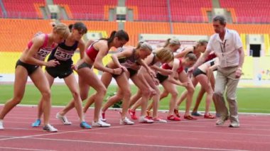 Sportswomen yarış başlangıç