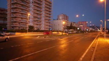 Gece Avrupa kenti sokaklarında