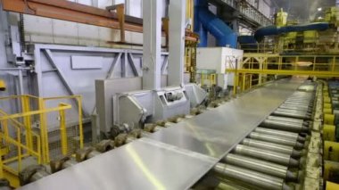 Alüminyum levha acil makinede taşır