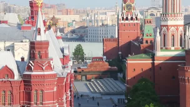 Panorama van de grote stad met oude architectuur — Stockvideo