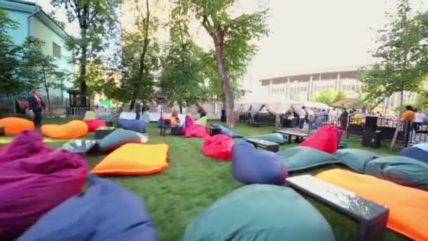 Les visiteurs célèbrent l'anniversaire de V.Levkin — Video