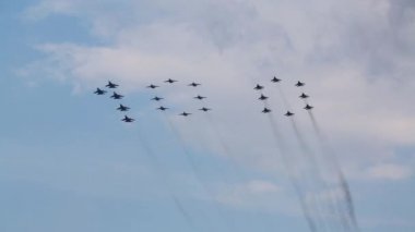 Hava akrobasi grubu Strizhi göster