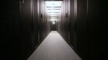 Işık kapalı olduğundan ve tahrik ediyor