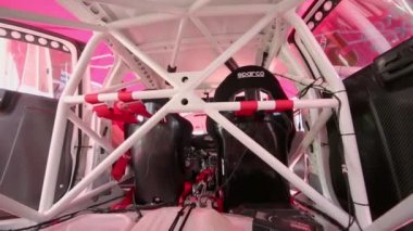 Mitsubishi Evolution iç önce başlamak