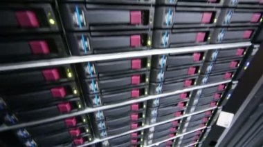 Veri sunucuları raf