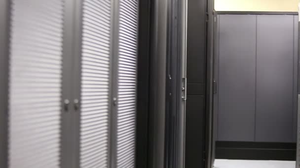 Supports pour équipements de télécommunications 