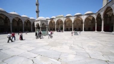 Sultanahmet Camii İnsanlar yürüyorlar