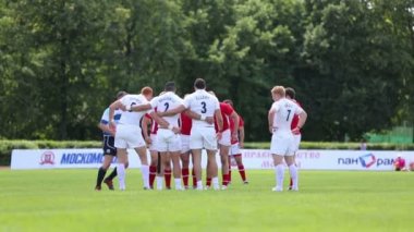 İki grup takım iterek