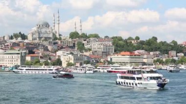 İstanbul ' da gemiler yelken