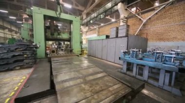 Antrenörler Mytishchi fabrikada işçiler inşa