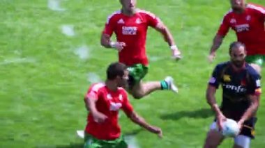 oyuncu topu ile çalışan