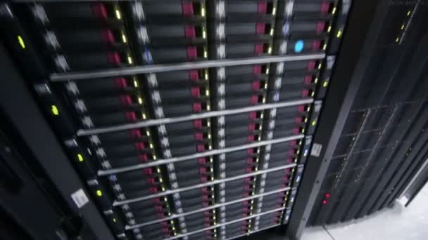 Rack de servidores de dados — Vídeo de Stock