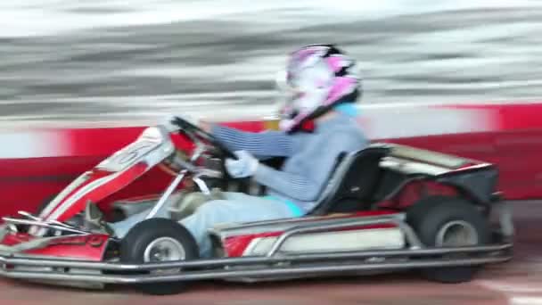 Boys having race in carting — Stock Video