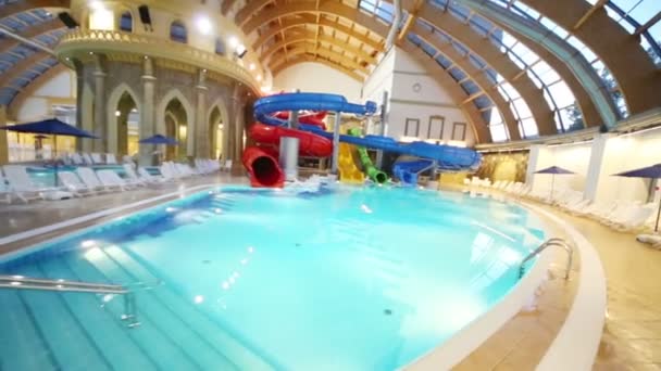 Pool with water slides at waterpark Caribia — Stock Video