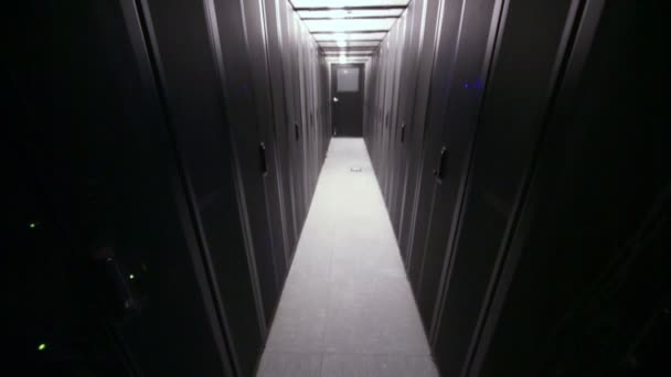 Supports pour équipements de télécommunications 