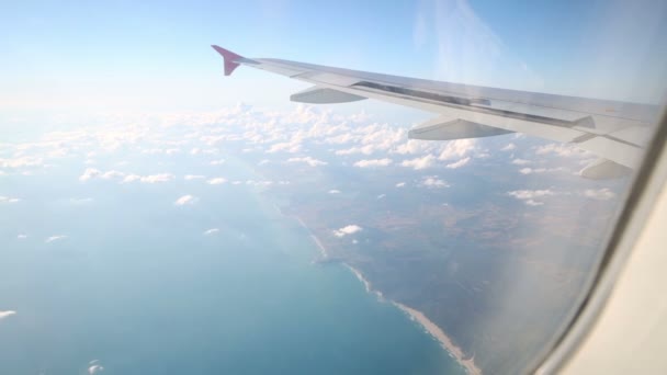 Aile des aéronefs avec volets de bord arrière — Video