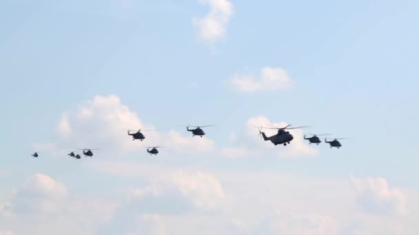 Mi-26, Mi-8, ANSAT-U, Mi-35 helicópteros — Vídeos de Stock