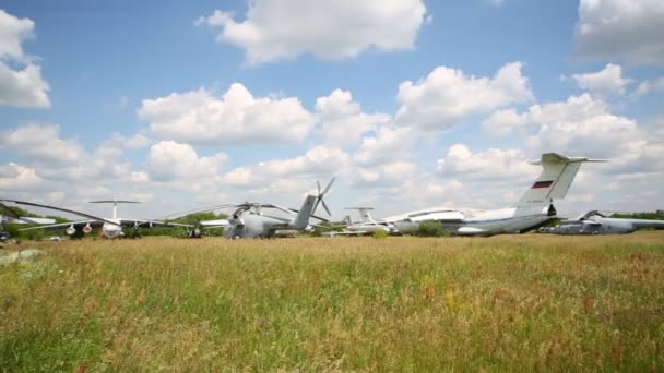 Airplanes released from service in Zhukovsky — Stock Video