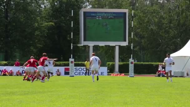 Digitaal scherm met score van rugby wedstrijd — Stockvideo