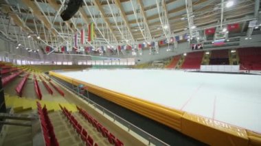 Seyirci koltuklar ve Ice arena