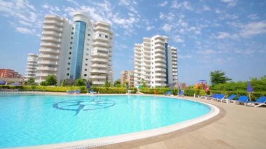 Yüzme havuzlu deniz benim ikamet