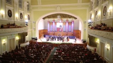 İnsanlar Alkış yılında Moskova Çaykovski Konservatuarı
