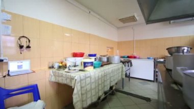 Restoran Pomestie büyük mutfak