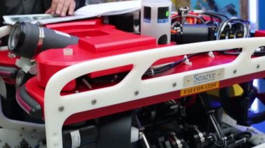 Uzaktan kumandalı araç