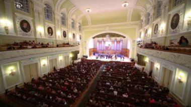 İnsanlar Alkış yılında Moskova Çaykovski Konservatuarı