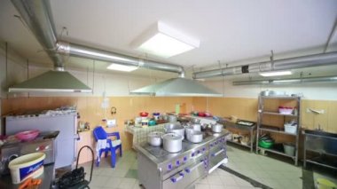 Restoran Pomestie büyük mutfak