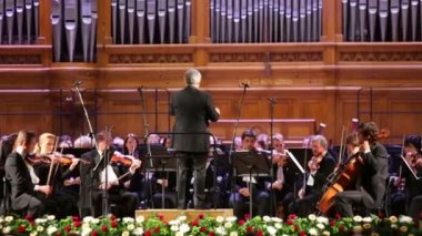 Keman ile müzisyenler de Gala akşam oynamak