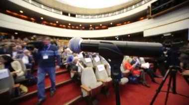 İzleyici olarak forum salonu küçük işletmelerde