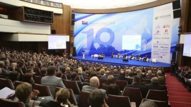 Dinleyici ve konuşmacı olarak Forum küçük işletme