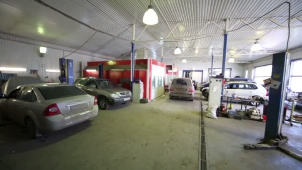 Auto reparatiewerkplaats Avtostandart — Stockvideo