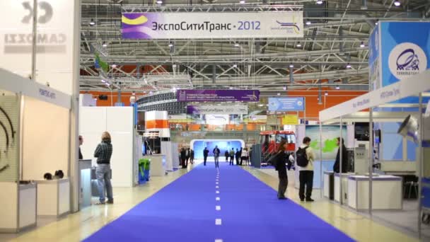 People looking stands at Eurasian Congress — Stock Video