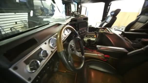 Belseje törött autó belső — Stock videók