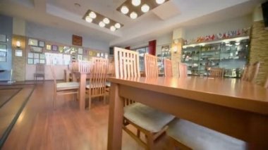 Ahşap mobilya için bira degüstasyon salonunda