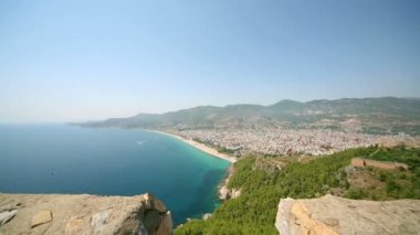 Şehir, plaj ve deniz görüntülemek