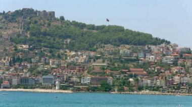 Hill, binalar ve kale duvarı Panoraması