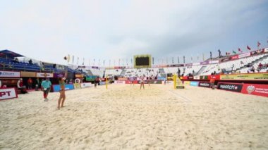 Bayanlar plaj voleybolu oynamak