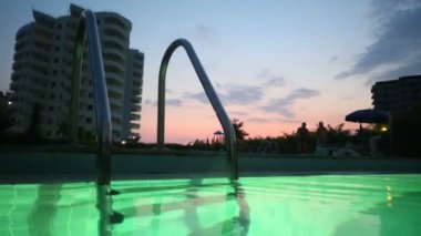 Yüzme havuzlu deniz benim ikamet