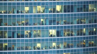 Windows modern gökdelenin birçok kişi