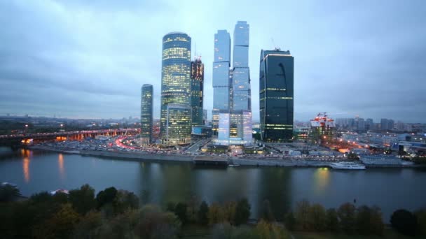 Cityscape met wolkenkrabbers van Moskou stad — Stockvideo